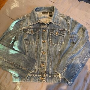 DKNY JEAN JACKET 🤍 size large but fits like a MEDIUM